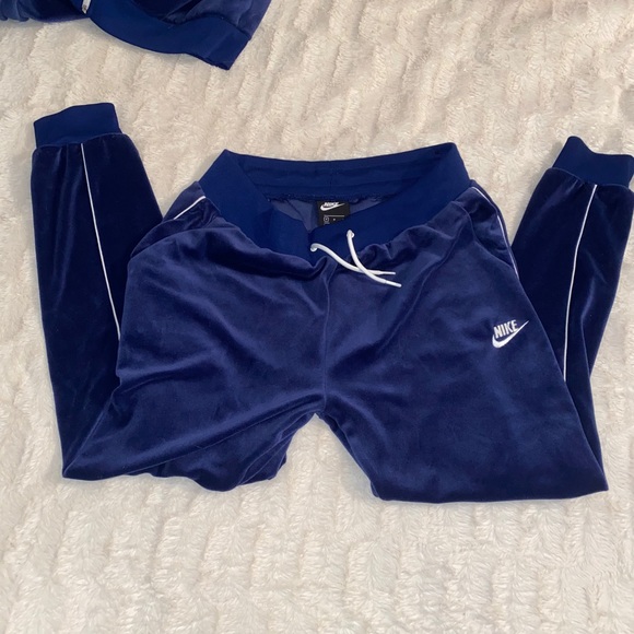 Nike velvet dark navy sweatsuit - Picture 2 of 5
